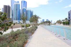 Pool - Skyline 1BR Apartment Al Reem (Abu Dhabi)