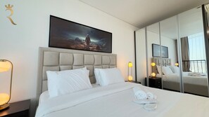 1 Schlafzimmer, Schreibtisch, Bügeleisen/Bügelbrett, Reisekinderbett