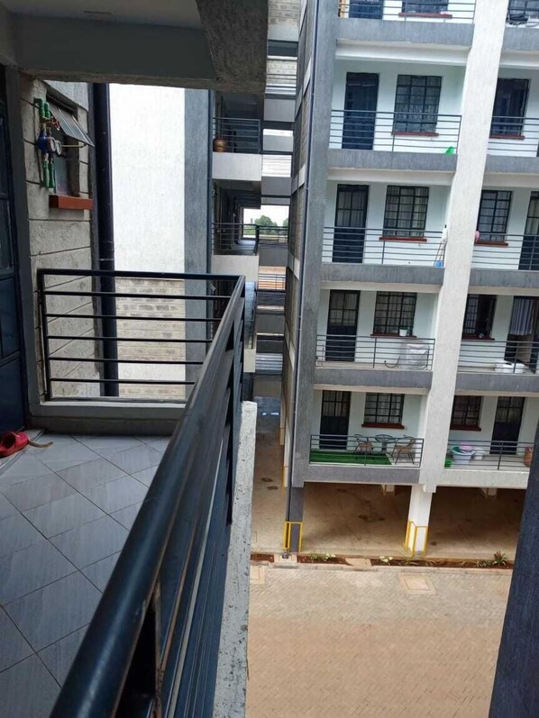 컴포트 스튜디오 | 발코니