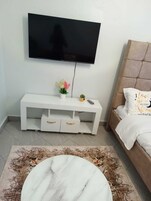 Smart TV 24 pulgadas con canales de televisión digitales