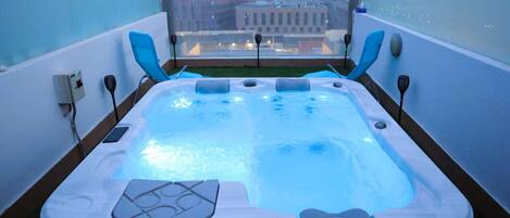 Bañera de hidromasaje interior