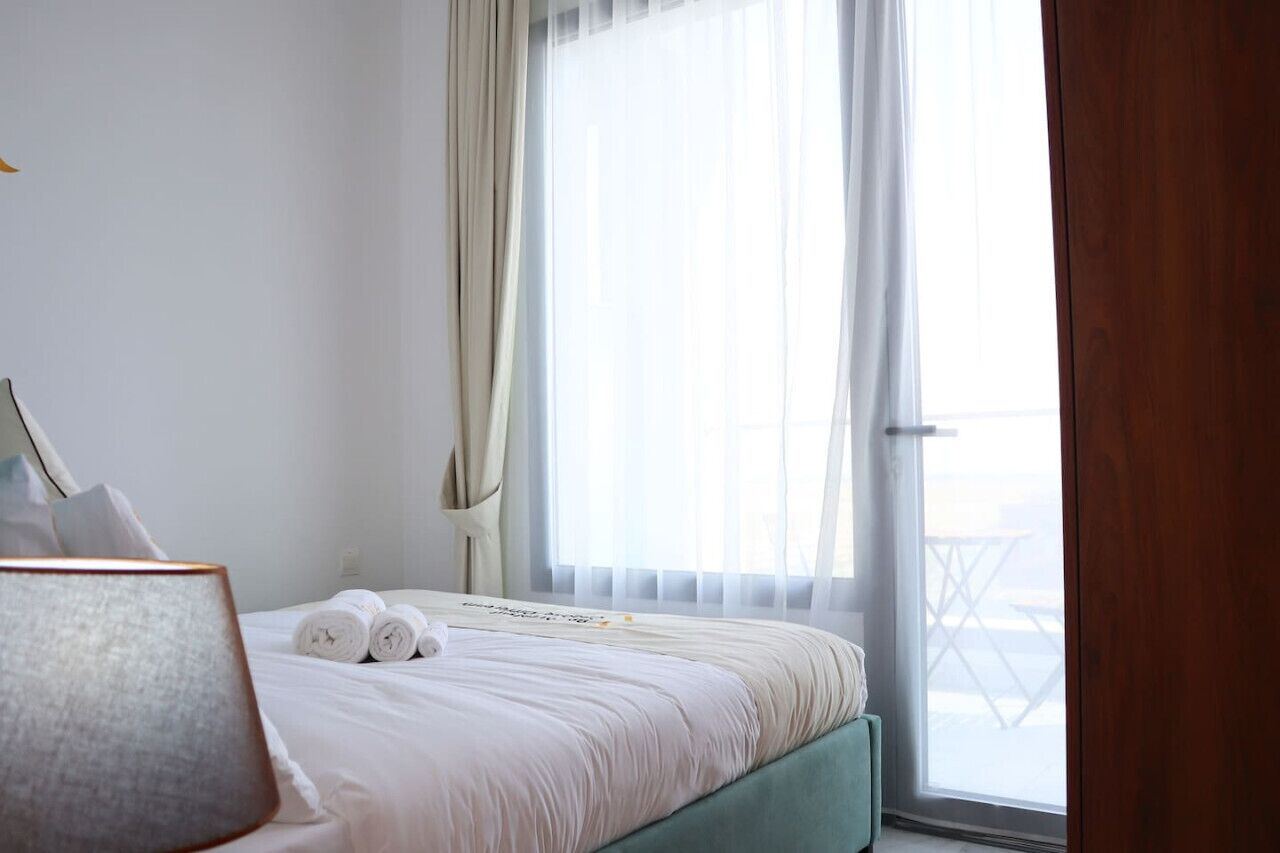 2 habitaciones, tabla de planchar con plancha, cuna de viaje y wifi 