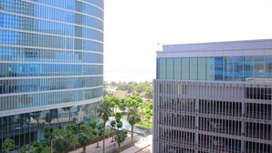 Exterior - Al Raha Luxe: Your 3BR Retreat on Corniche (Abu Dhabi)