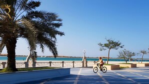 Property grounds - Al Raha Luxe: Your 3BR Retreat on Corniche (Abu Dhabi)