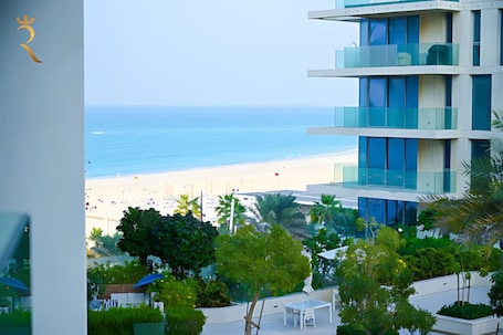 Beach nearby. Seaside 1BR Retreat w/Pool & Gym in Saadiyat