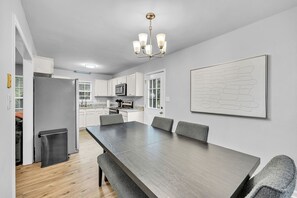 Dining - Cozy Modern Home, Prime Location, Sleeps 8 (Winston-Salem)