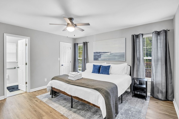 3 bedrooms, free WiFi, bed sheets, wheelchair access