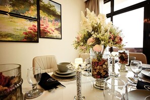 Dining - Splendid 3BR Coastal Escape - Corniche Beach (Abu Dhabi)