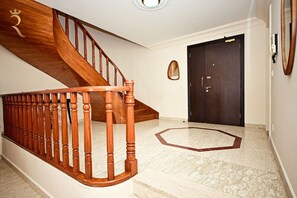 Interior - Splendid 3BR Coastal Escape - Corniche Beach (Abu Dhabi)