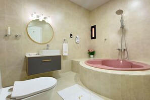 Hair dryer - Elegant Villa in Al Danah - Perfect for Relaxation (Abu Dhabi)