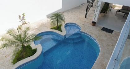 Spacious 5-bedroom villa in fabulous Santo Domingo