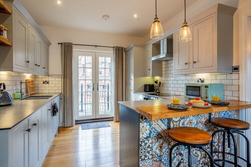 36 Dalton Terrace -  a family break that sleeps 6 guests