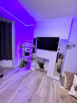 独立别墅 | 起居区 | 电视