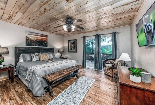 Schreibtisch, WLAN, Bettwäsche