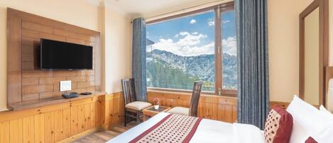 Comfort Double Room, City View | Laptop workspace, iron/ironing board, free WiFi