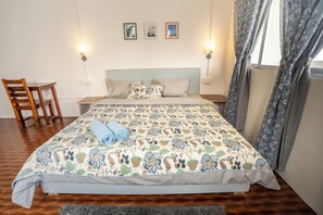 4 bedrooms, WiFi, bed sheets