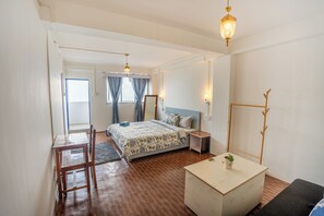 4 bedrooms, WiFi, bed sheets