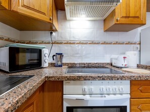 Fridge, microwave, oven, coffee/tea maker