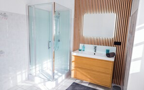Douche, séchoir à cheveux