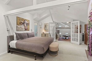 2 Schlafzimmer, Schreibtisch, Bügeleisen/Bügelbrett, WLAN