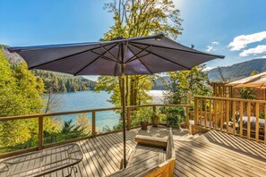 Villa | 1 bedroom - Reed s Cove Cabin in Hoodsport (Hoodsport)