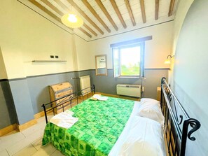 12 chambres, fer et planche Ă repasser, accĂšs Internet, draps fournis