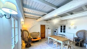 Unclassified image, 2 of 211, button - Spoleto Poolside - Sleeps 24 (Spoleto)
