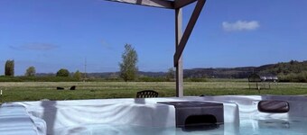 3-bedroom barndominium on a family farm in charming Clatskanie countryside