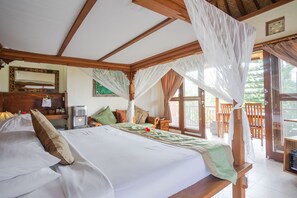 Desk, laptop workspace, free WiFi - Villa Agung Khalia (Ubud)