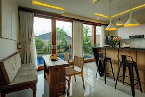 Fridge, microwave, oven, cookware/dishes/utensils - Vil'Latu - 3 Bedrooms Private Pool Villa. (Abiansemal)