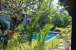 Pool - Wiryaroja Guest House  (Tumbak Bayuh)