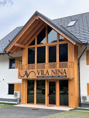 Front of property - Vila Nina Bohinj (Bohinj)