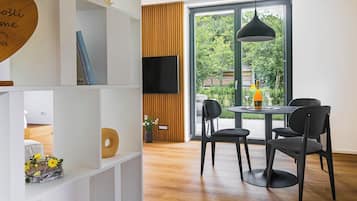 Deluxe Studio, Sauna, Mountain View | Premium bedding, memory-foam beds, individually decorated