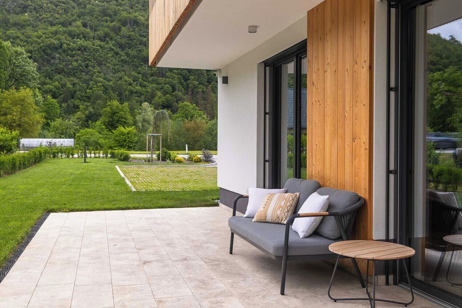 Deluxe-Studio, Sauna, Bergblick | Terrasse/Patio