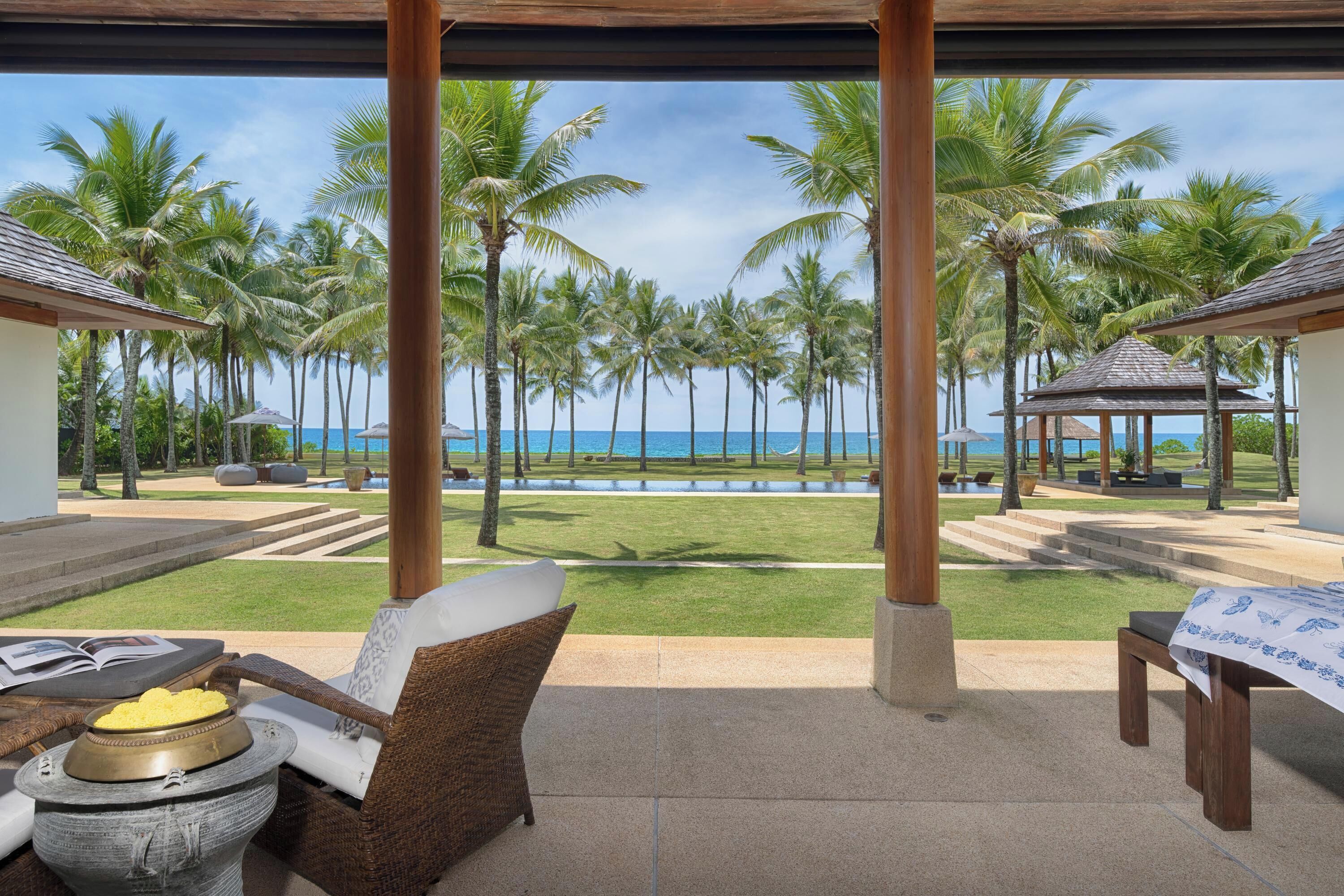 รับประทานอาหารกลางแจ้ง