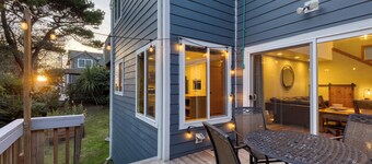 Royal Canoe by AvantStay | Walk to the Shore + Private Yard