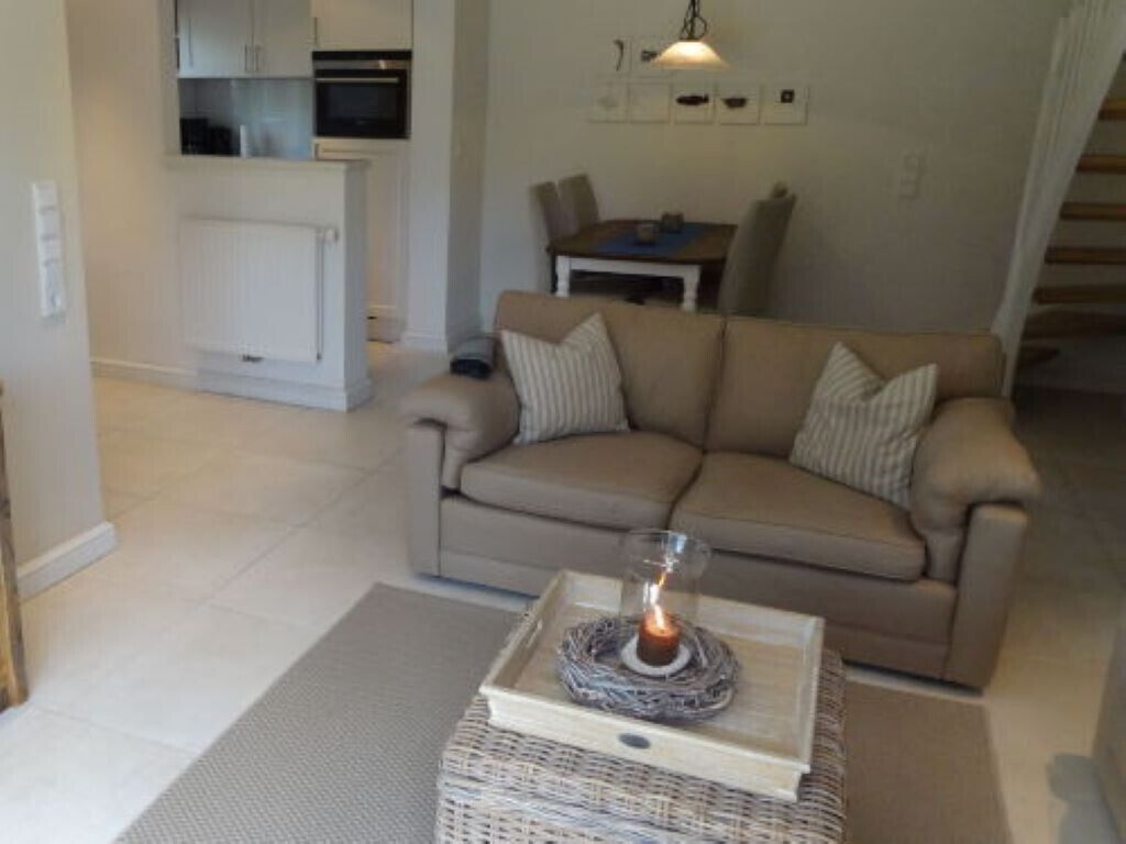 Télévision, lecteur de DVD, chaîne hi-fi