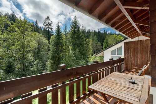 Ferienwohnung 'Villa Eichwald' mit Gemeinschaftsgarten, Balkon und Wi-Fi
