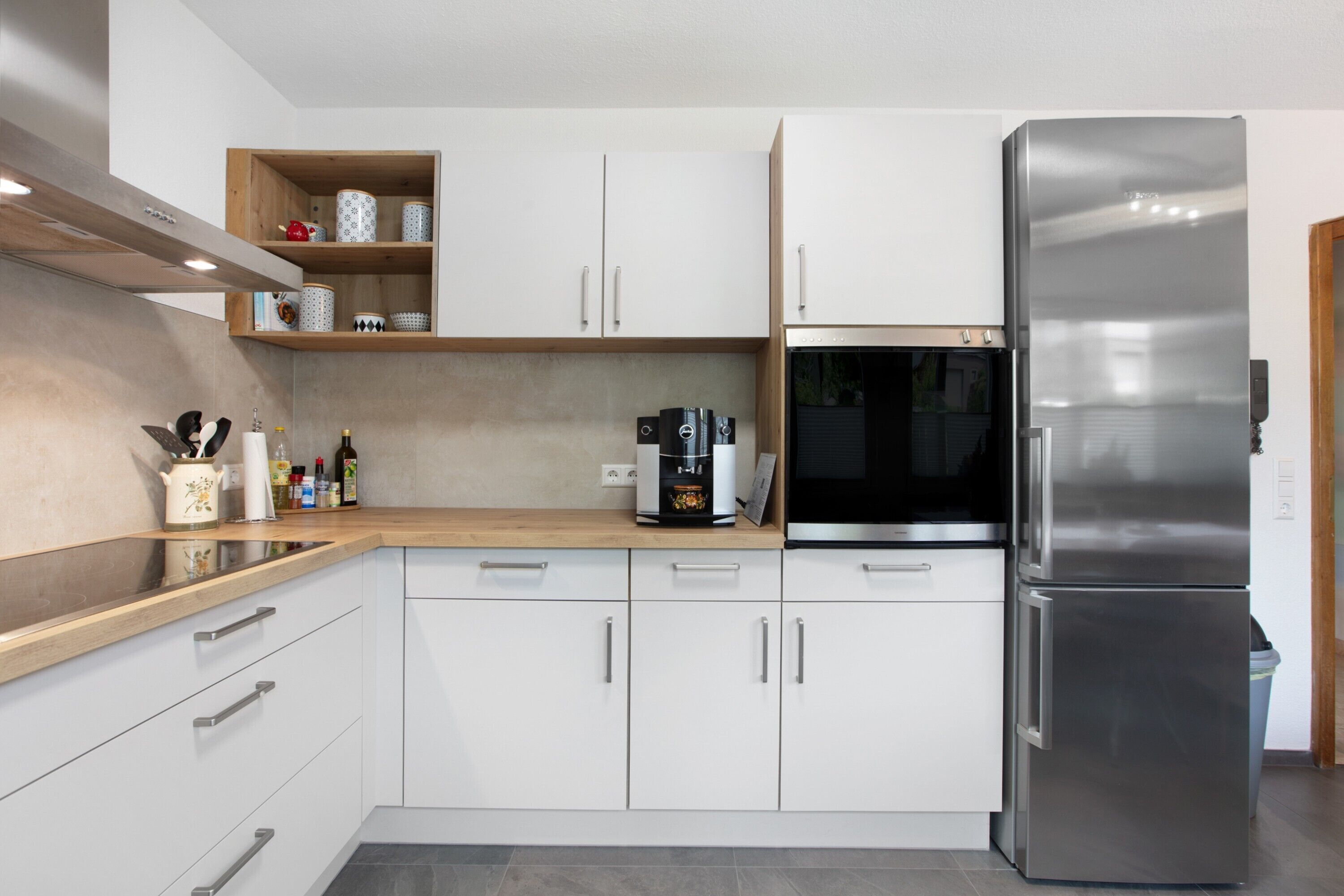 Køleskab, ovn, kogeplade, opvaskemaskine