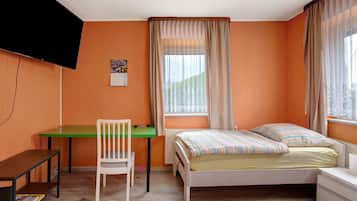 4 slaapkamers, een strijkplank/strijkijzer, gratis wifi, beddengoed