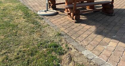 Studio Apartment 'Haus Edith Zimmer' with Mountain View, Shared Garden and Wi-Fi