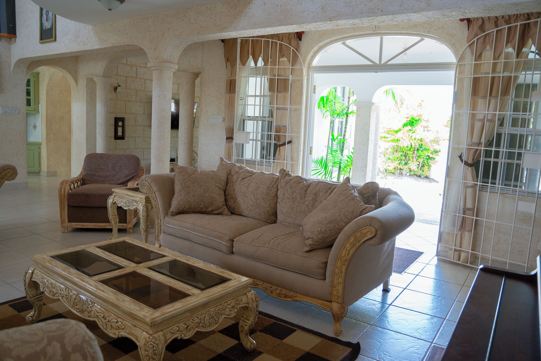 Villa, 5 Bedrooms, Smoking, Private Pool | Living room
