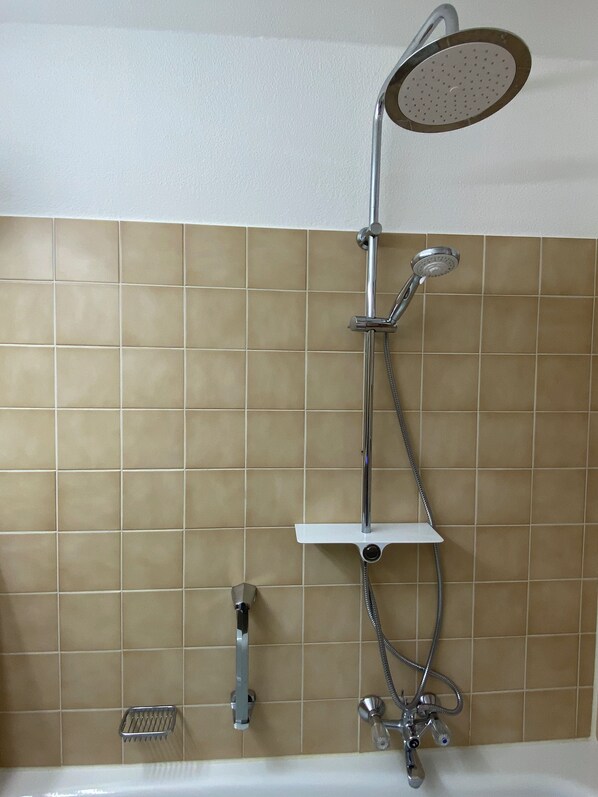 Douche de la salle de bain