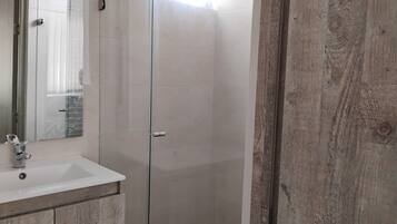 Loft, 1 Bedroom, Smoking, City View | Bathroom
