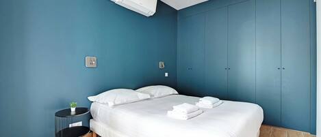 2 bedrooms, desk, iron/ironing board, free WiFi