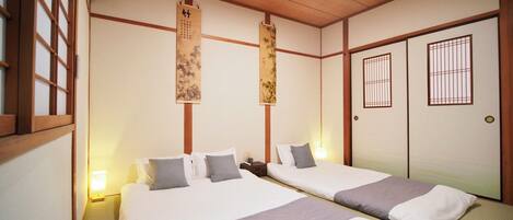 2 bedrooms, premium bedding, Select Comfort beds, blackout curtains