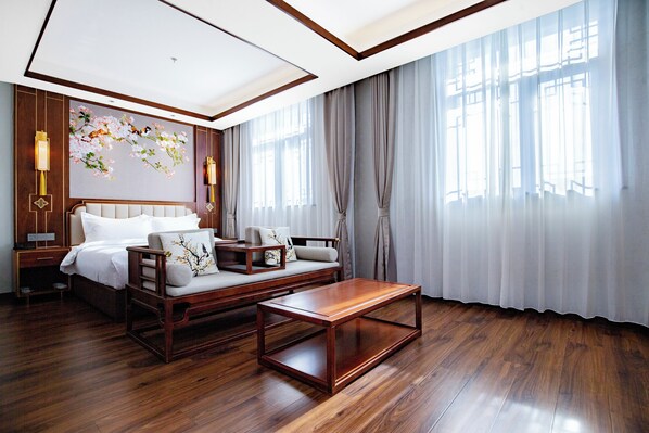 Camera Premier, non fumatori, vista città | Biancheria da letto di alta qualità, copriletto in piuma