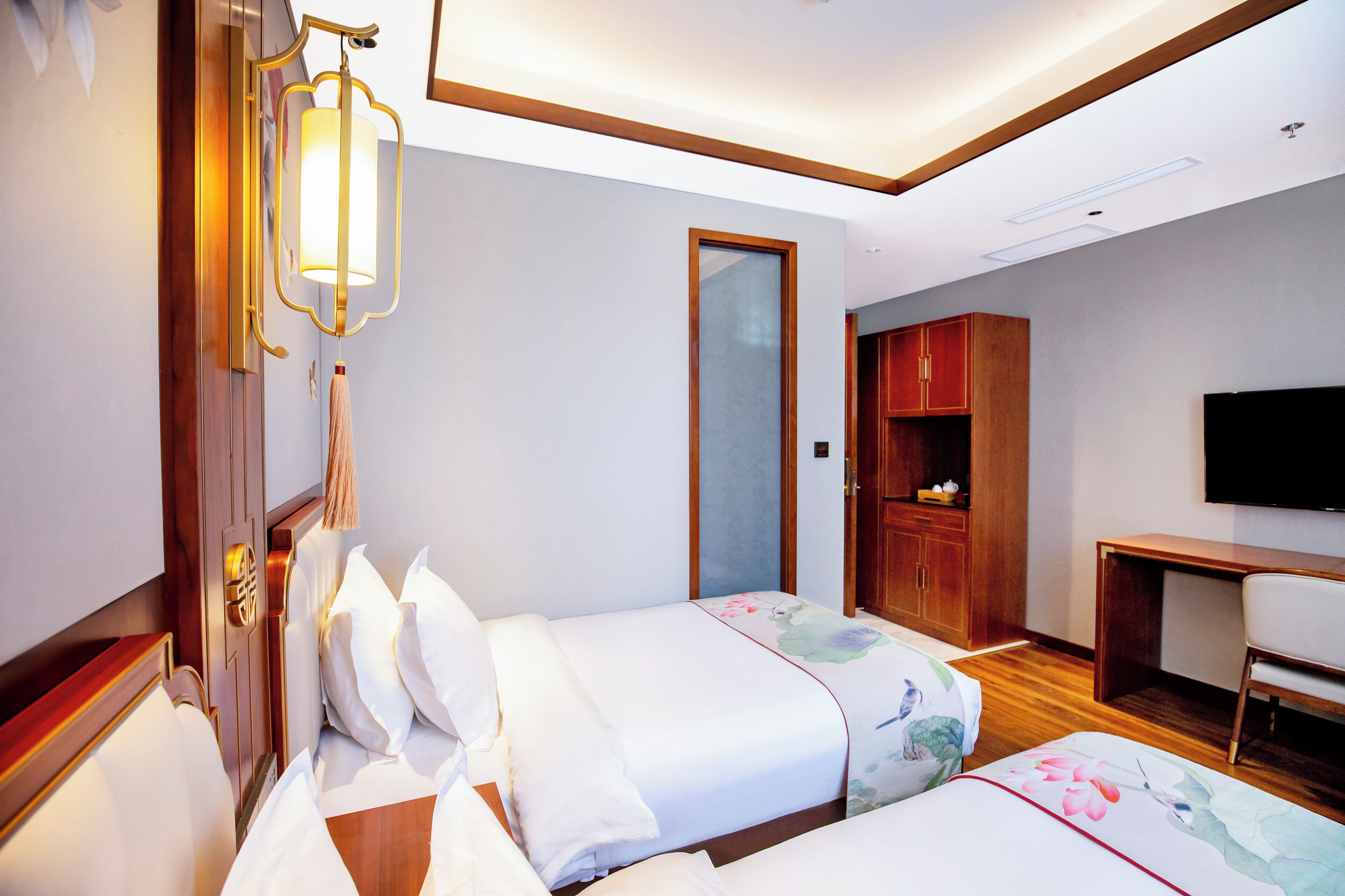 高級雙人房 | 高級寢具、羽絨被、舒適加層、獨特裝潢