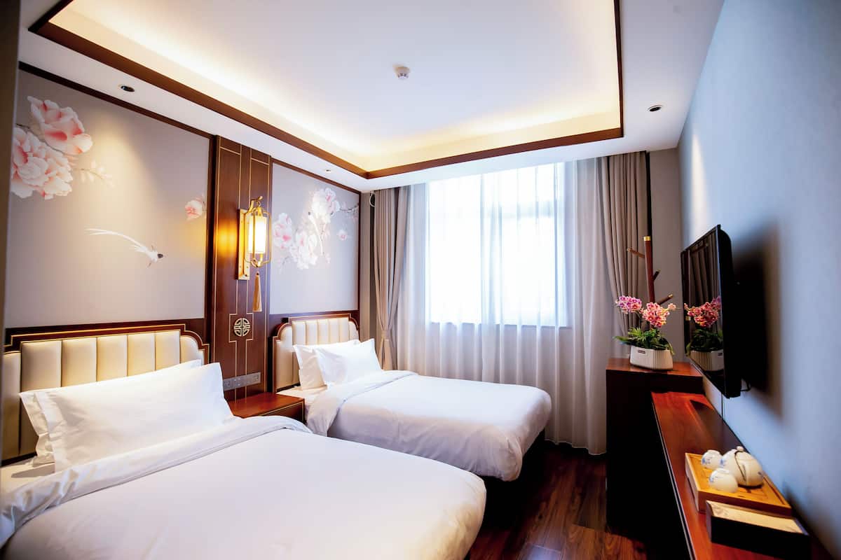 Classic Double Room, City View | Peralatan tempat tidur premium, gebar bulu kapas, tilam berlapik