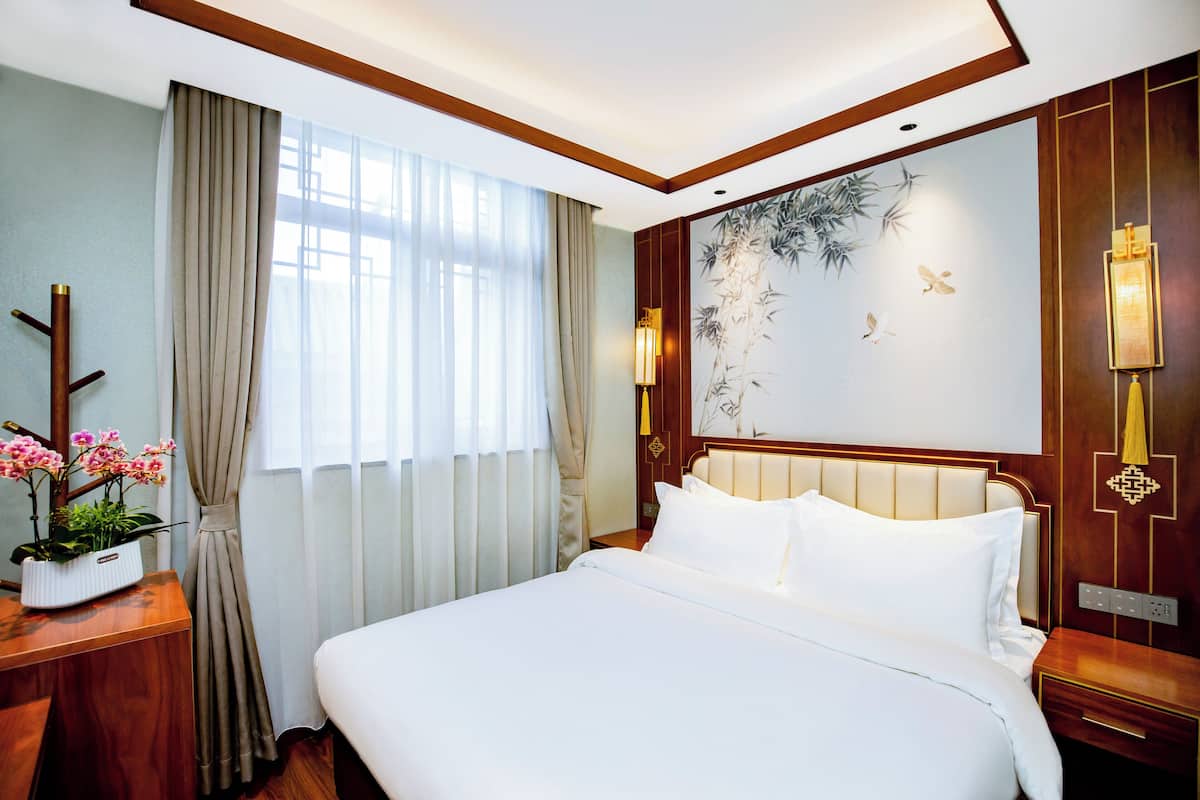 Classic Room, 1 Bedroom, Non Smoking, City View | Peralatan tempat tidur premium, gebar bulu kapas, tilam berlapik